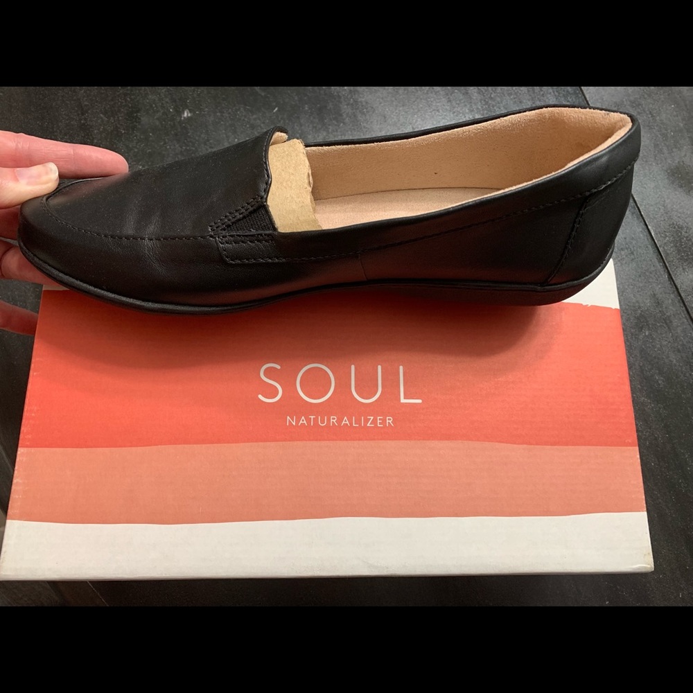 Women never worn Natural Soul Black shoes